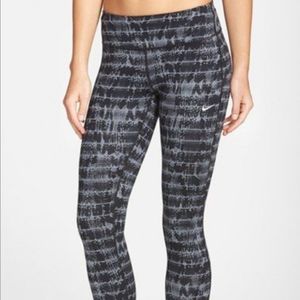 Nike gray leggings with snakeskin print women’s